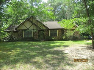 8033 Pinewood Dr, Meridian, MS 39305