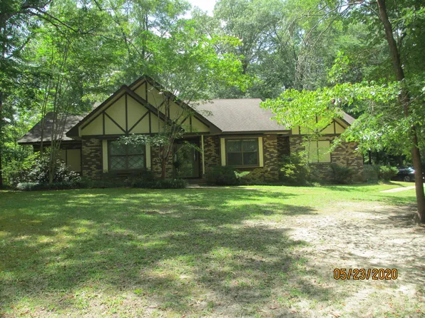 8033 Pinewood Dr, Meridian, MS 39305