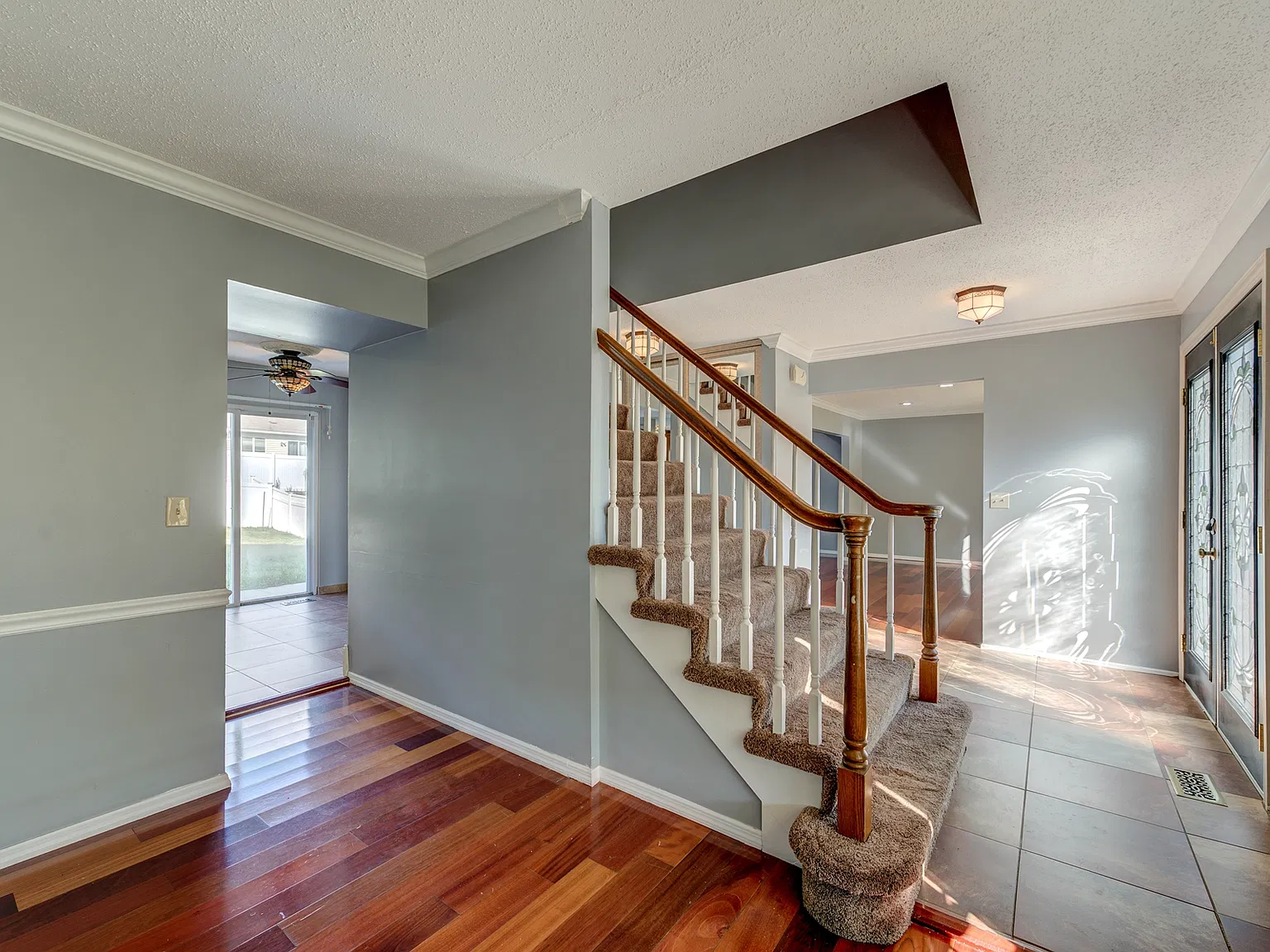 4 bed, 2.5 bath, 1911 sqft, $2,600 — Photo 4