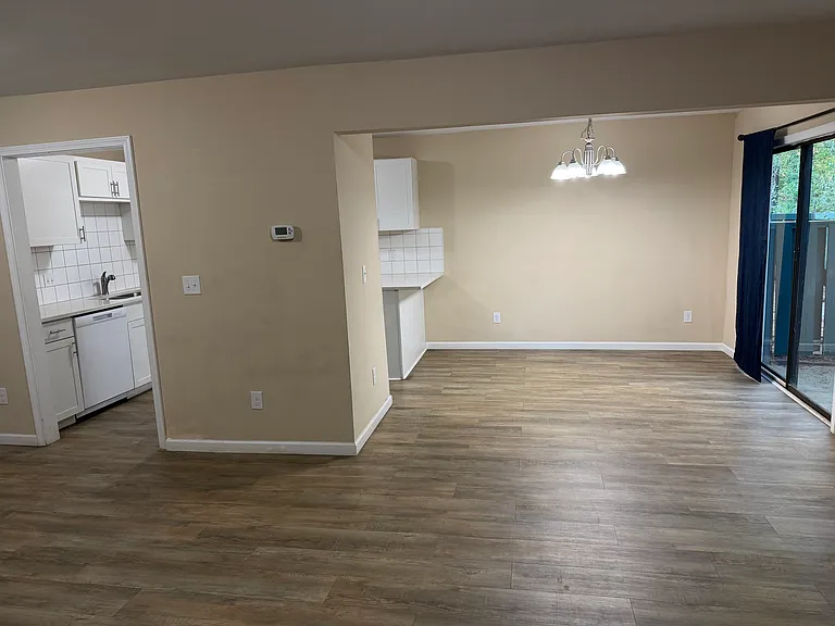 4707 Walden Pond Dr #B — Photo 10