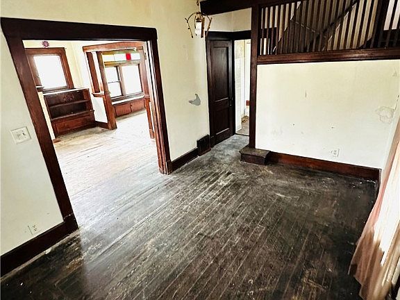 3rd image of 18 Milton Ave