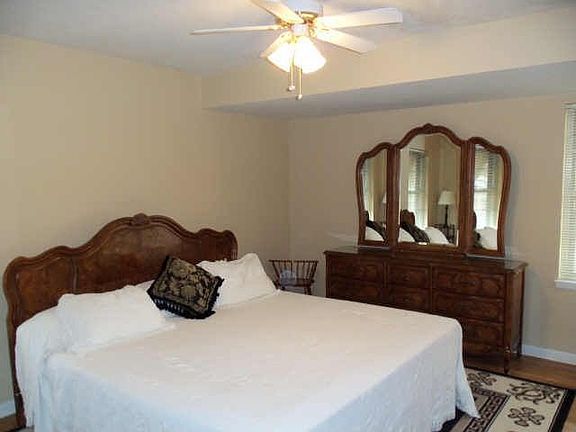 3rd image of 3516 Valencia Ct