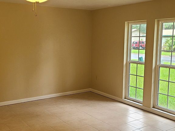 4th image of 4021 NE 2nd Way #65814656F