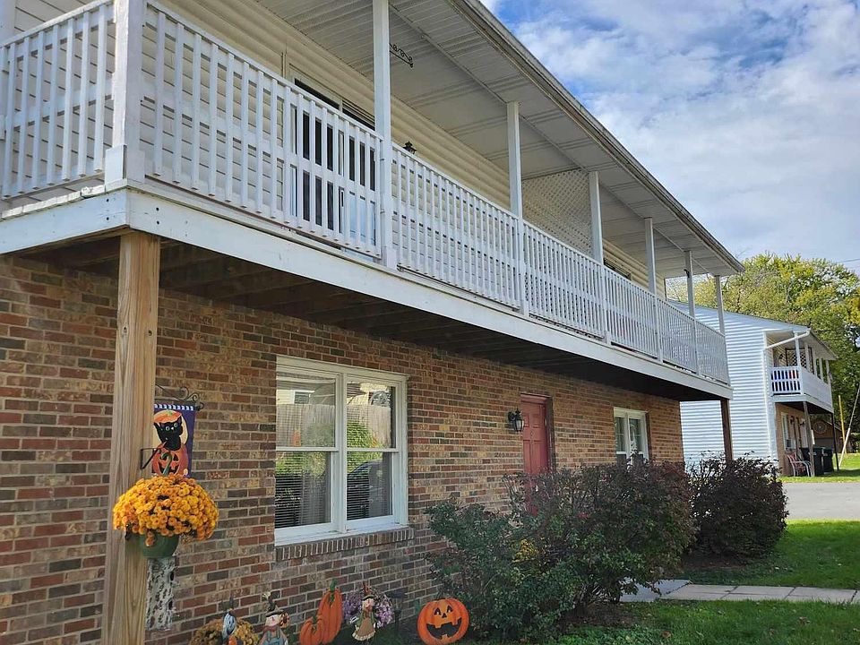1st image of 881 Newtown Ct APT 6