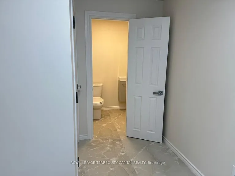 127 Birkhall Pl #LOWER — Photo 7