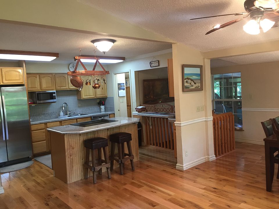 696 Chatuge Village Cir, Hayesville, NC 28904 Zillow