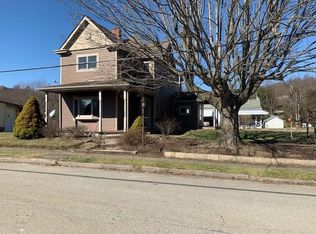 743 Race St, Waynesburg, PA 15370
