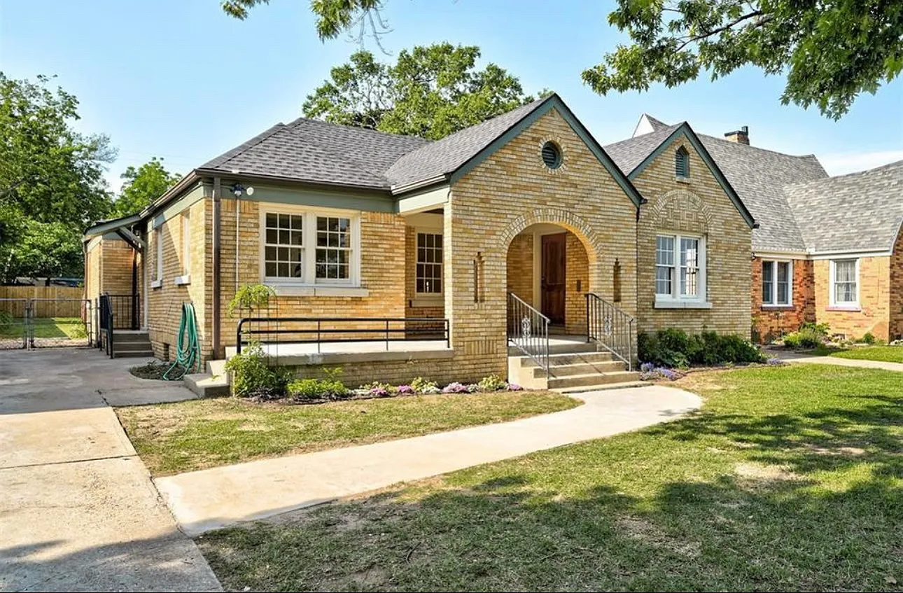 3 bed, 2451 sqft, $2,650 — Photo 4