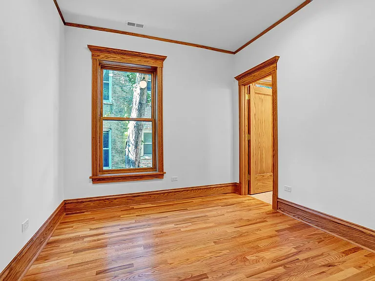1233 N Hoyne Ave #1 — Photo 13
