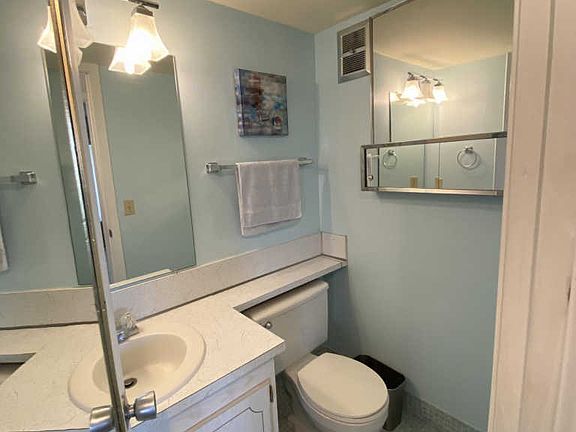 4th image of 122 Northampton St #F