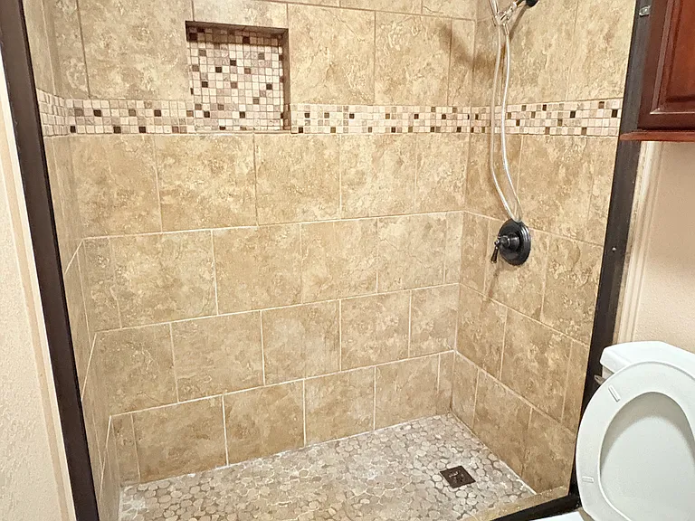 928 W Quincy St — Photo 16