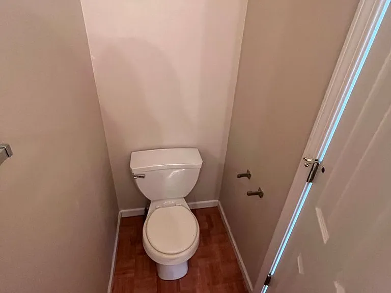 510 Fairington Ave — Photo 4