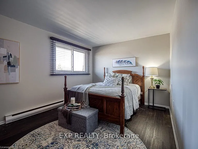 1060 Canfield Cres #5 — Photo 12