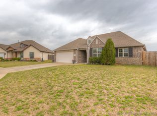 18111 E 49th St S, Tulsa, OK 74134