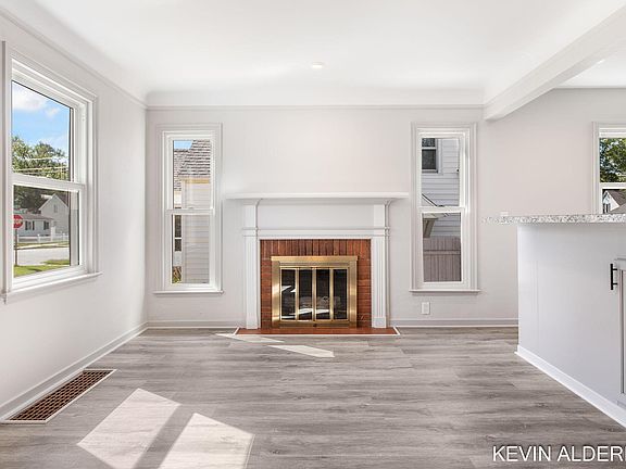 5th image of 279 W 21st St
