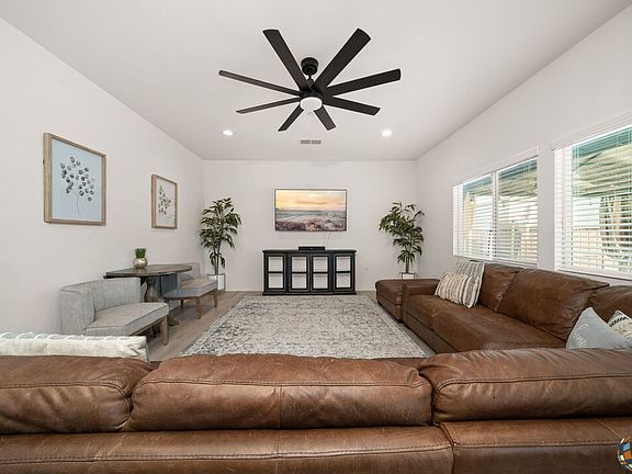 4th image of 616 Linda Vista St