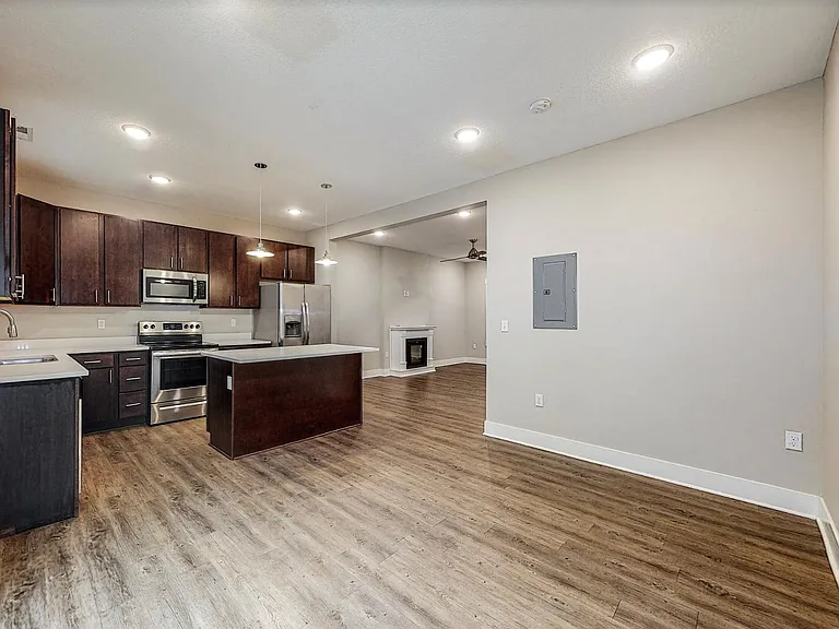 307 Washington Ave #102 — Photo 6