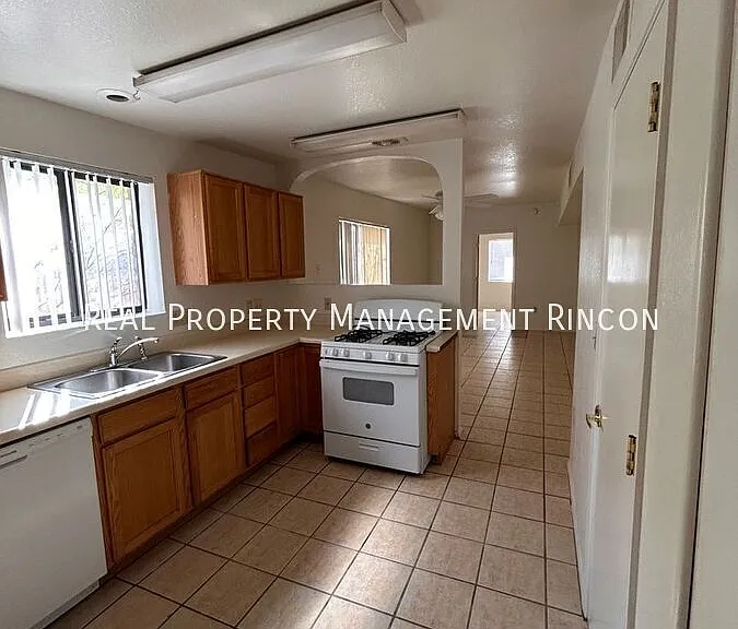 1150 N Catalina Ave #3 — Photo 4