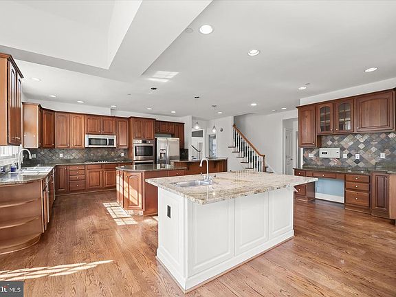 3rd image of 13215 Twin Lakes Dr