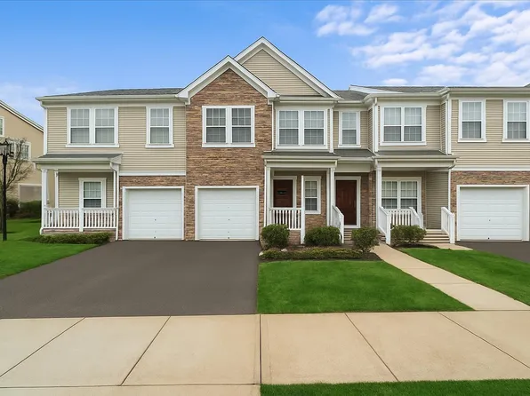 94 Paget Lane #94, Massapequa, NY 11758