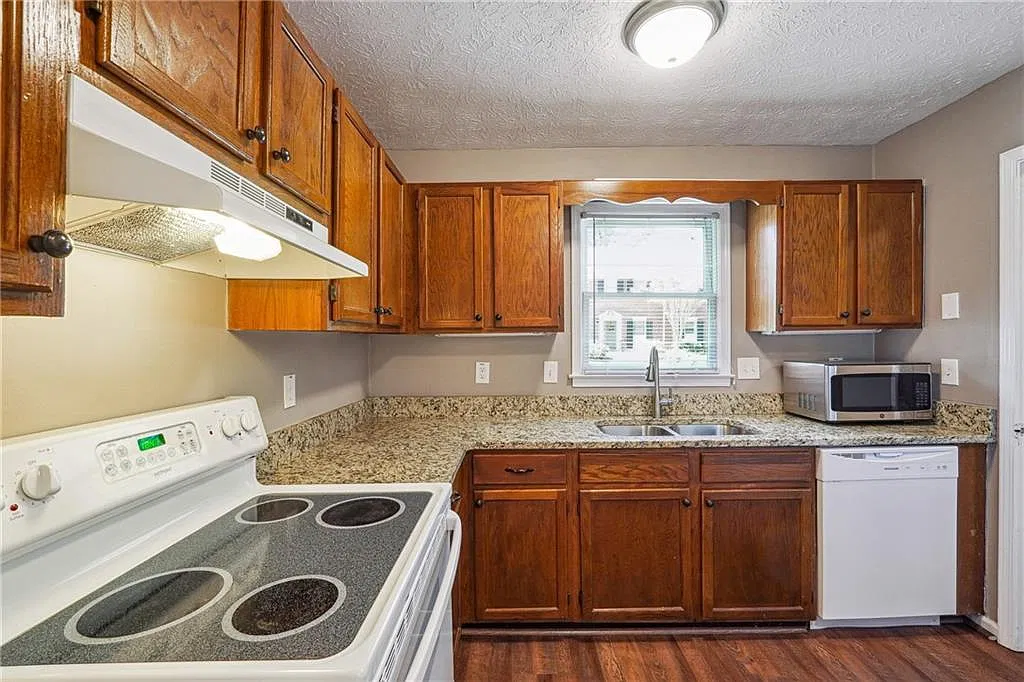 2 bed, 2.5 bath, 1260 sqft, $2,000 — Photo 4