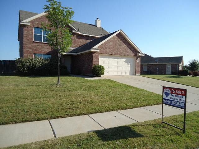 1st image of 620 Fossil Wood Dr