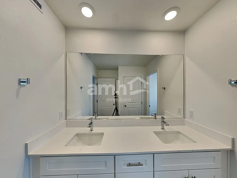 6459 Rush Ave — Photo 17