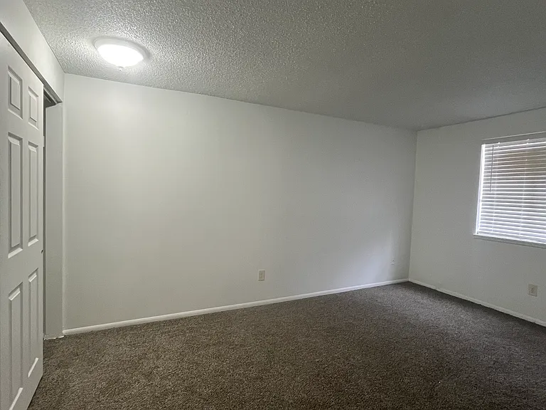 Northridge Court Apartments — Photo 7