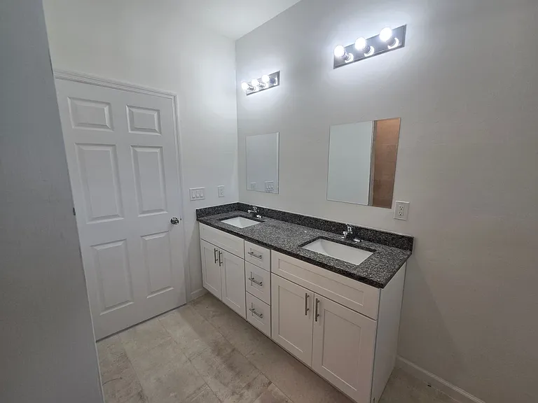 53 Joan Ave S — Photo 11
