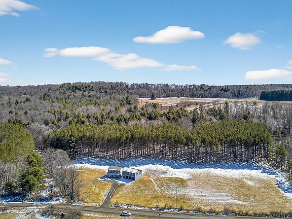 3rd image of 1112 Center Valley Road