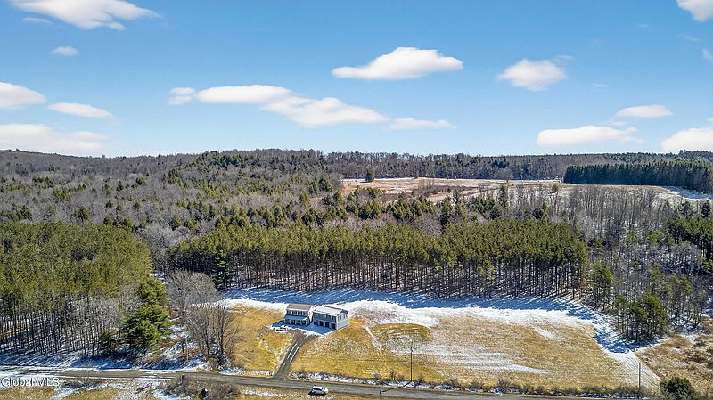 3rd image of 1112 Center Valley Road