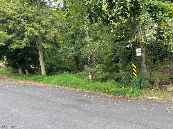 144 McHendry St, Weirton, WV 26062