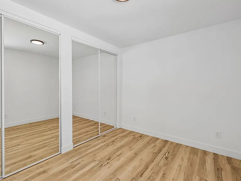 The Crest |NEWLY Renovated Studios, Lofts, 1, 2 & 3 Bedroom Homes Near the Beach — Photo 31