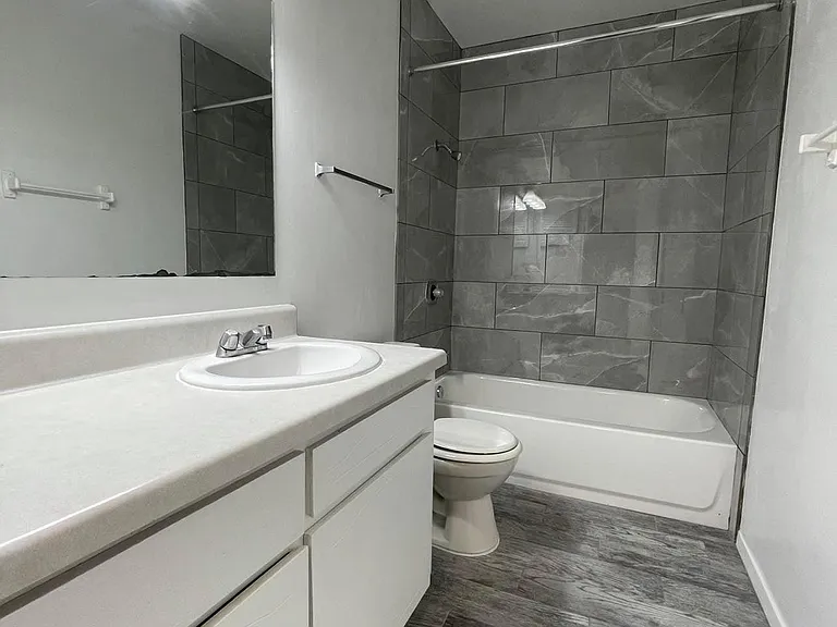 Pinewood Townhomes — Photo 21
