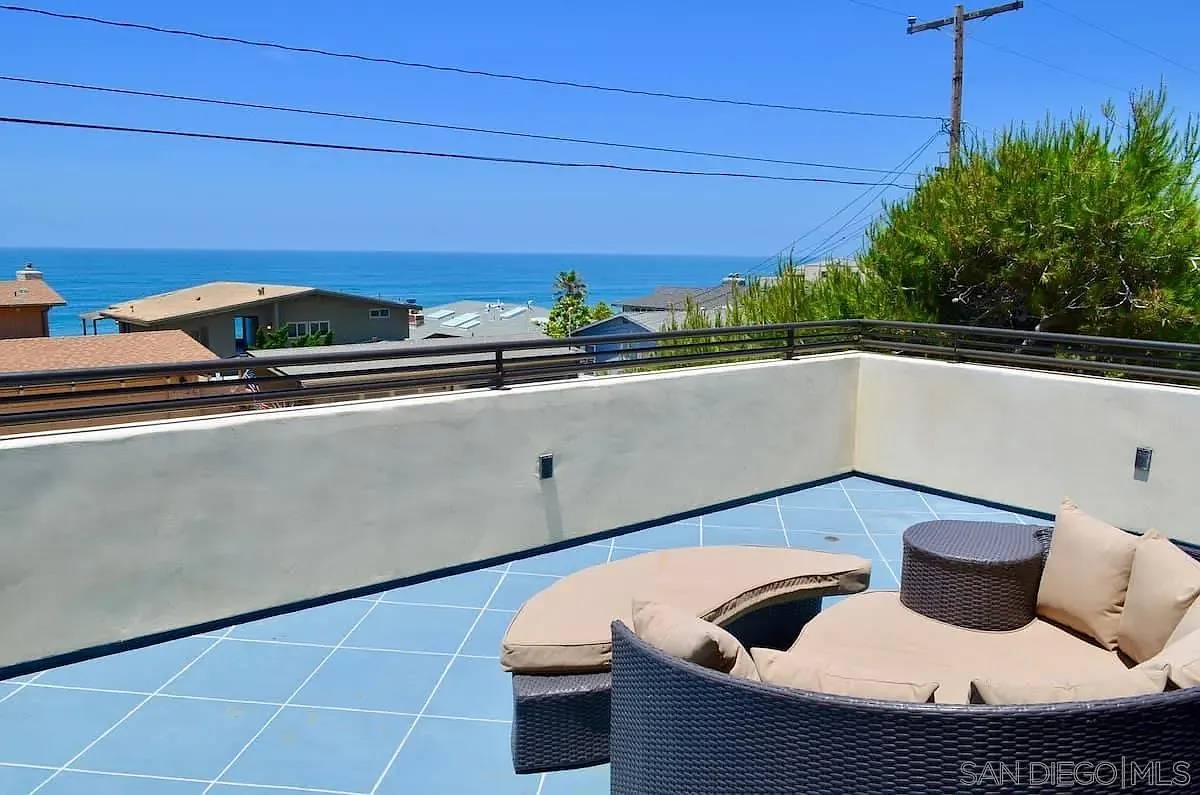 4 bed, 3.5 bath, 4000 sqft, $22,995 — Photo 4