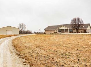 218 8th Ave, Inman, KS 67546