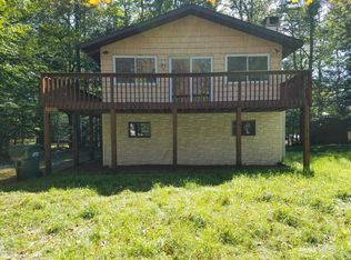 1078 Knollwood Dr, Tobyhanna, PA 18466