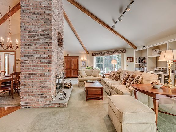 5th image of 40 White Oak Ln
