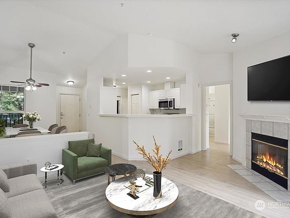 Vaulted ceilings>