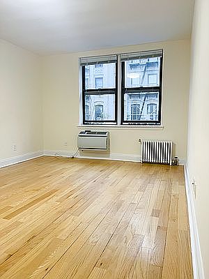 5th image of 229 E 80th St APT 5A