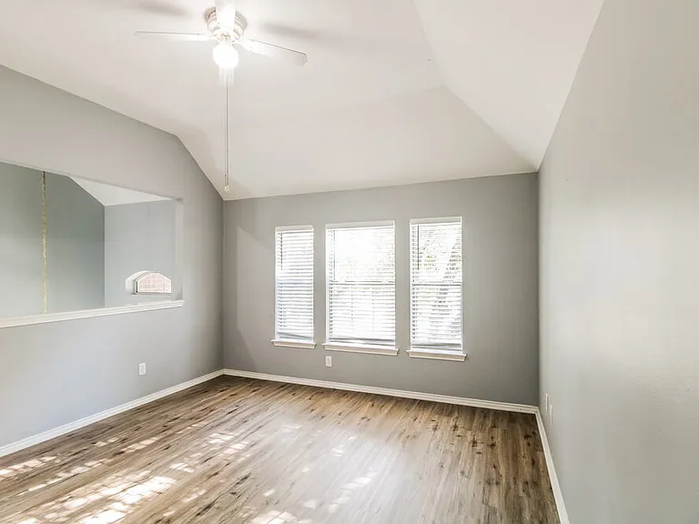 2804 Creek Bend Dr — Photo 11