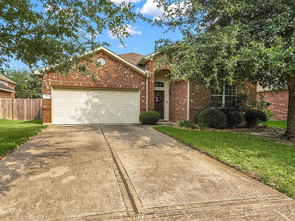 1st image of 28915 Hidden Lake Ct W