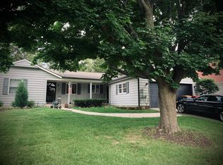 2540 Birchcrest Dr SE, Grand Rapids, MI 49506