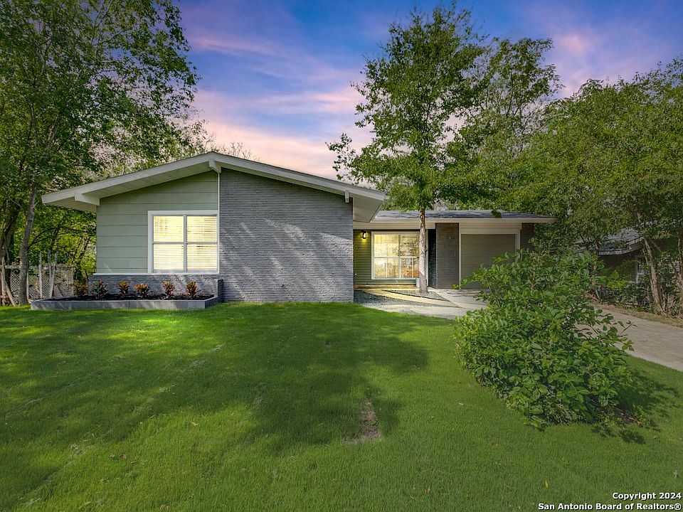 1st image of 210 Nobhill Dr