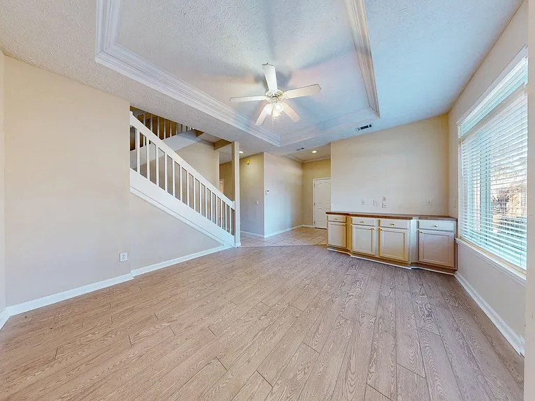 675 Nissa Ct — Photo 3