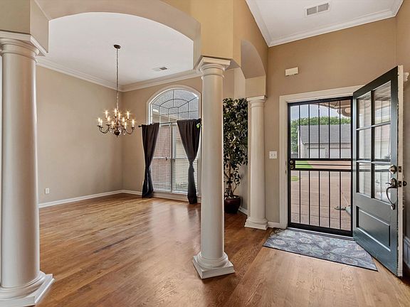 5th image of 8955 River Pine Dr