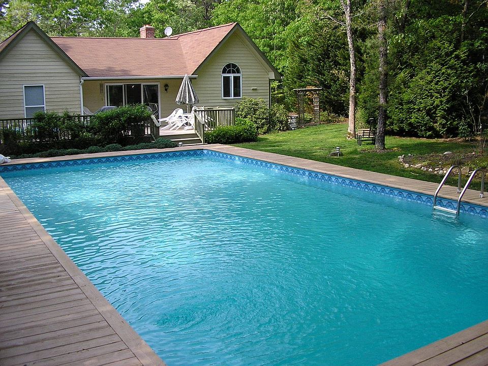 1st image of 20 Country Ln
