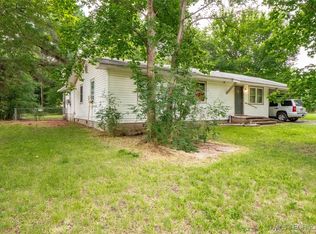 809 Carbon Ave, Hartshorne, OK 74547