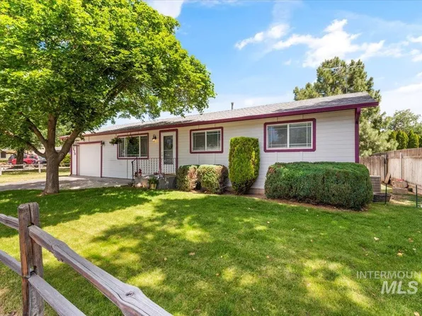 275 Goodall St, Mountain Home, ID 83647