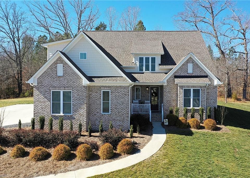 1st image of 319 Pipers Rdg W #W